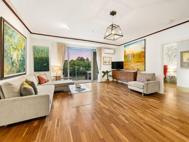 FULLY FURNISHED TWO BEDROOM RESIDENCE IN THE PRESTIGIOUS THE BOTANICA