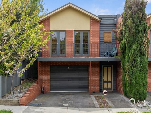 FULLY FURNISHED TWO BEDROOM TOWNHOUSE WALK TO BENDIGO CBD!