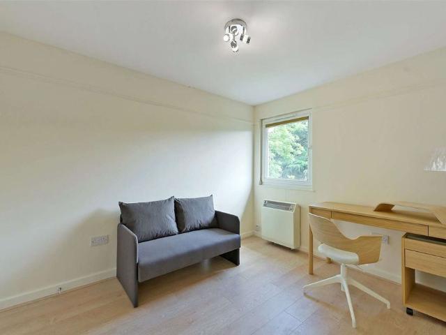 Fully Furnished two bedroom terraced home which is located close to Northwood High Street and the Tube Station. Available now