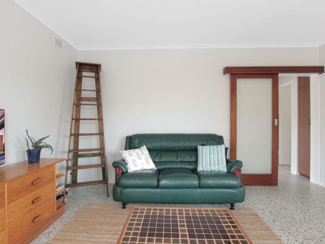 Fully furnished Two Bedroom Unit Close to the Beach!