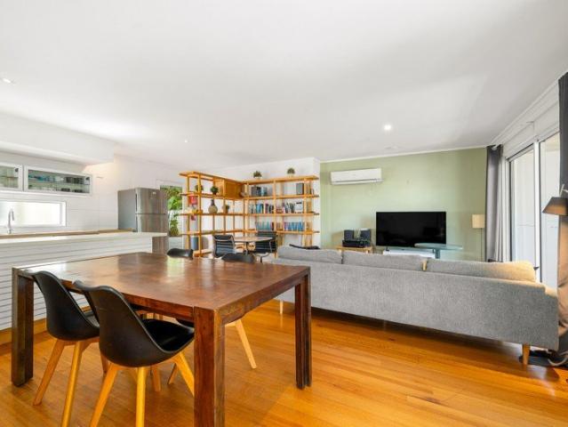 Fully Furnished Two Level Unit in the Heart of Norman Park