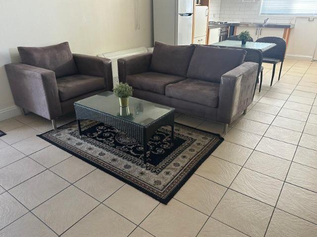 FULLY FURNISHED UNIT WALK TO BEACH AND LIGHT RAIL