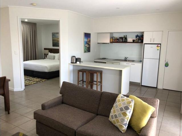 FULLY FURNISHED UNIT WITH POOL VIEWS