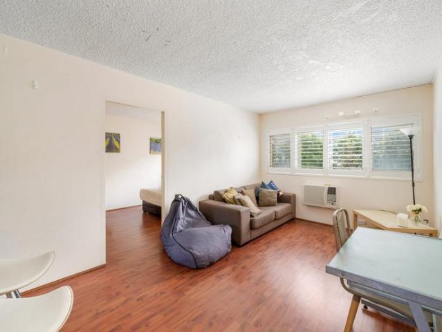 Fully Furnished Unit in the Heart of Spring Hill