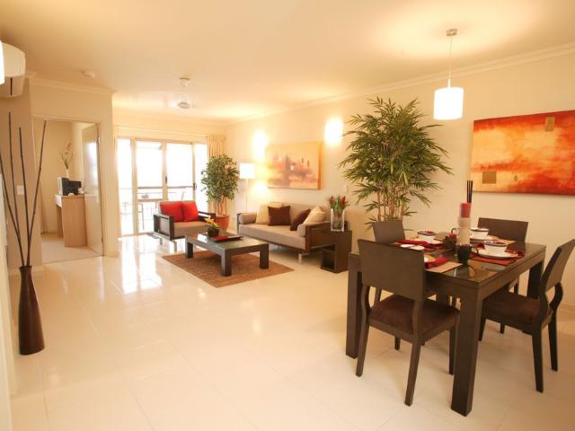 FULLY FURNISHED UNIT IN CAIRNS ONE