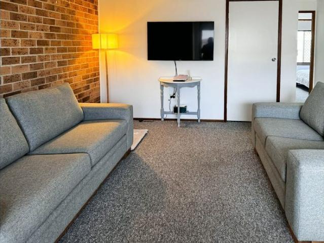 Fully Furnished Unit in Prime East Tamworth Location