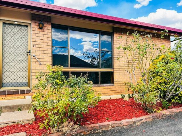 Fully Furnished Unit in Prime East Tamworth Location