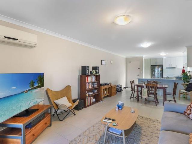 Fully Furnished Unit Modern Comfort Meets Community Living in Zillmere