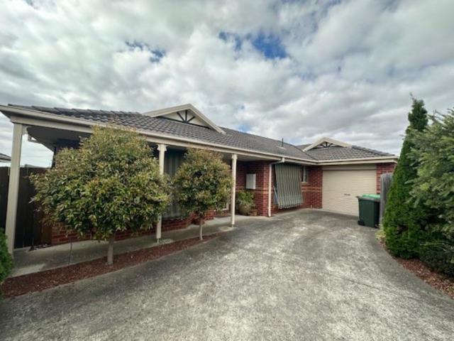 FULLY FURNISHED & UTILITES INCLUDED ON CBD DOORSTEP