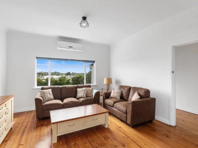 Fully furnished, views over city centre