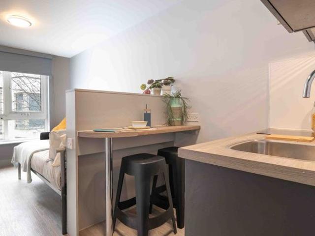Fully Kitted Studio Apartment Availble