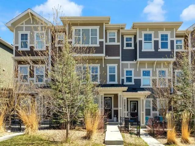 Fully Loaded & All Inclusive 3 Bed Townhouse in Sunset Ridge — 3 Bedrooms Townhouse