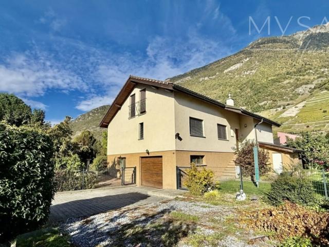 FULLY – Luxus freistehende Villa mit Schwimmbad