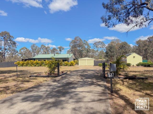 Fully Off Grid Country Living with Separate Self Contained Accommodation