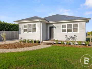 FULLY RENOVATED THREE BEDROOM ON LARGE BLOCK