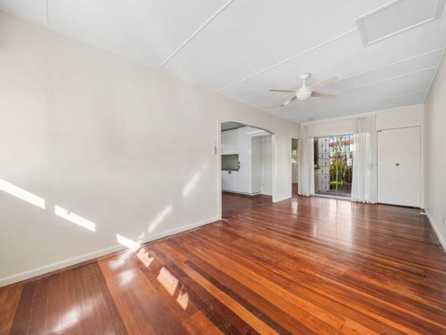 Fully renovate house with Large Granny Flat! Its perfect for your family