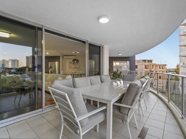 House Sized Living by the Beach Fully Renovated, 3 Bedrooms, 2 Car Spaces & Private Storage in Exclusive Budds Beach