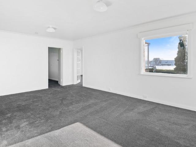 Fully Renovated 3 Bedroom Apartment