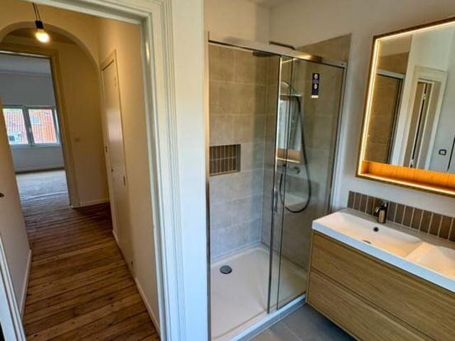 Fully renovated 3 bedroom apartment 1930 townhouse