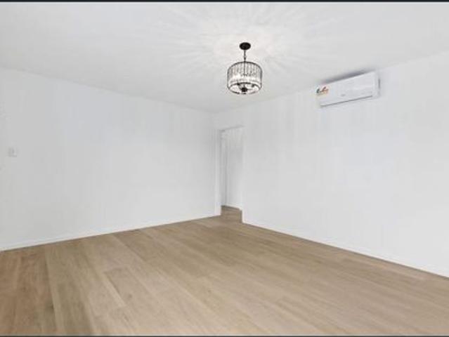 Fully renovated 3 bedroom apartment with lock up garage