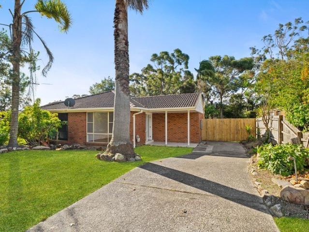 Fully renovated 3 bedroom duplex Like New!