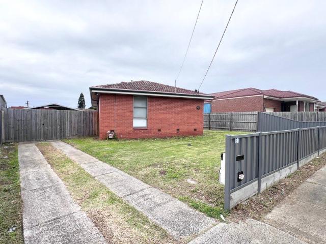 Fully Renovated 3 Bedroom Home in Coolaroo