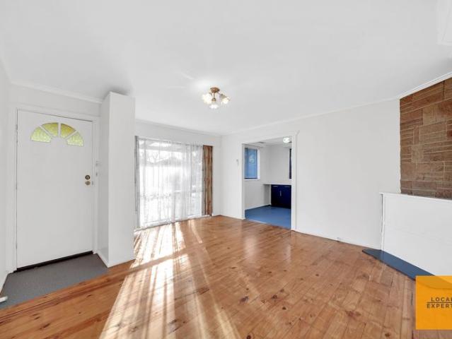 Fully Renovated 3 Bedroom Home in a Convenient St Albans Location!