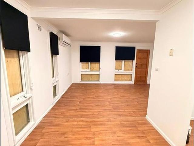 Fully Renovated 3 Bedroom Home with Spacious Yards in West Tamworth