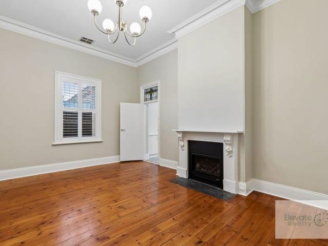 Fully renovated 3 bedroom semi detached sandstone villa in prime city fringe location