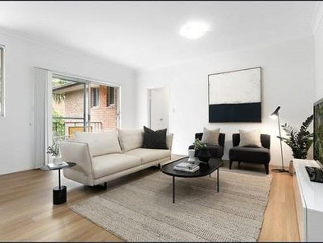 Fully Renovated 3 Bedrooms Top Floor Apartment for Lease