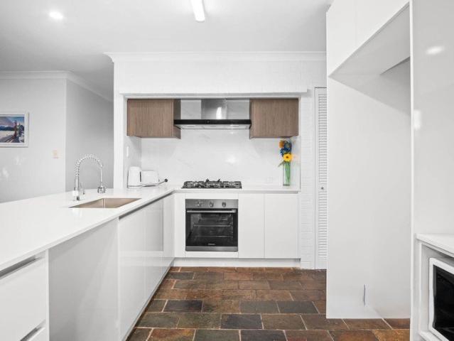 Fully Renovated 3x2 Family Home for Rent Parkwood