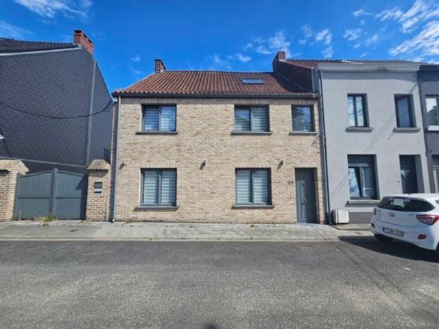 Fully renovated 180m2 house 15 SHAPE