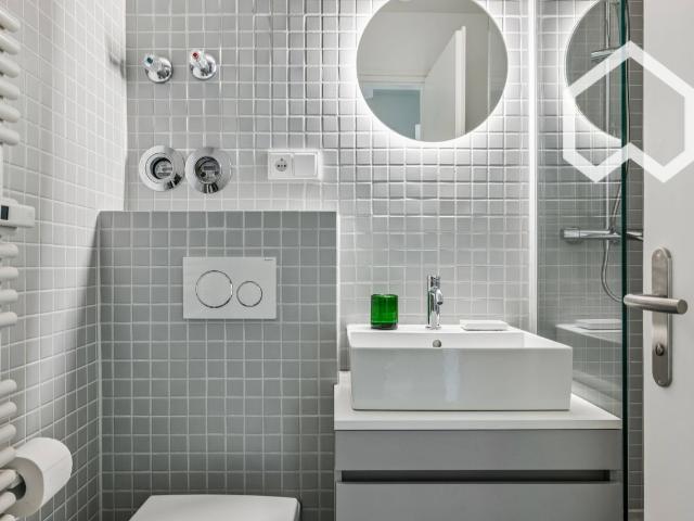 Fully Renovated 1.5 Room Apartment | Separate Kitchen | Maxvorstadt, Munchen Amsterdam Apartments for Rent