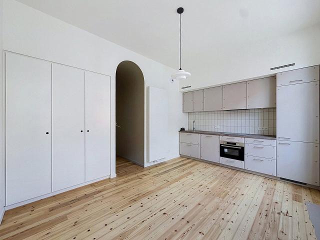 Fully Renovated 1 Bedroom apartment