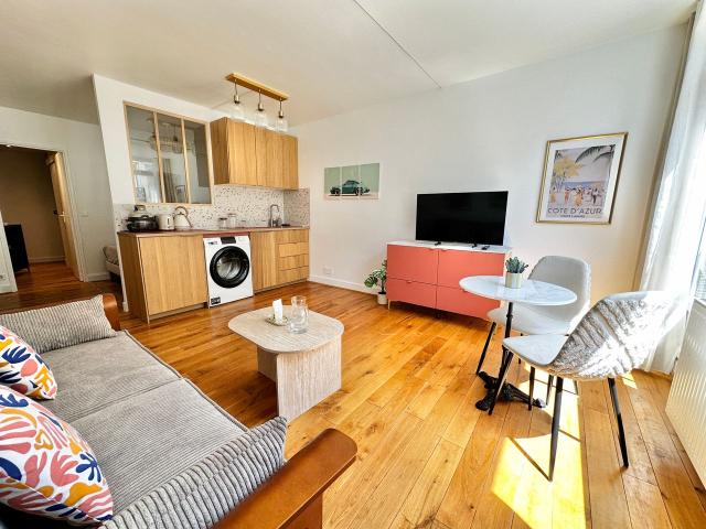 Fully renovated 1 BR apartment Latin Quarter / Mouffetard, Paris Amsterdam Apartments for Rent