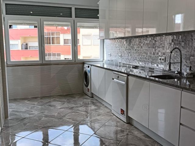 Fully renovated 2 bedroom apartment | Castanheira do Ribatejo | For rent