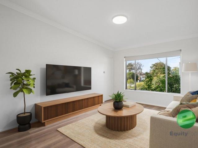 Fully Renovated 2 bedroom apartment in prime and convenient location