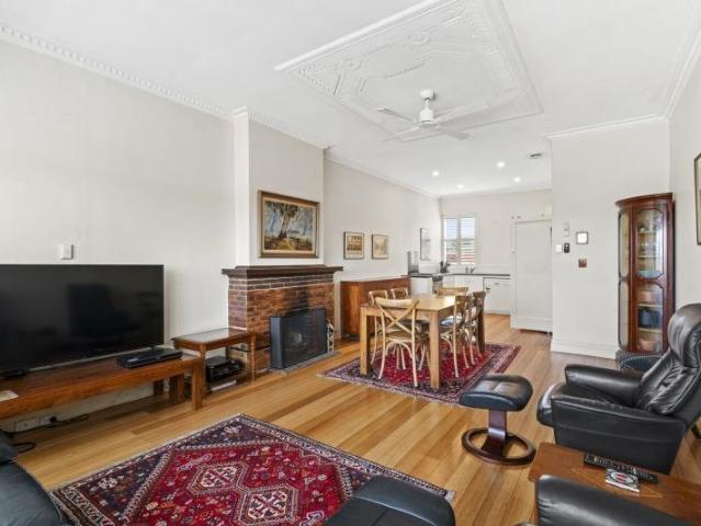Fully Renovated 2 Bedroom Apartment in Prime Balwyn North Location Gas & Water Included!