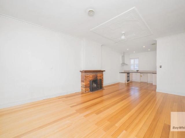 Fully Renovated 2 Bedroom Apartment in Prime Balwyn North Location Gas & Water Included!