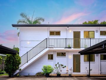 FULLY RENOVATED 2 BEDROOM UNIT