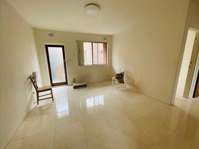 FULLY RENOVATED 2 BEDROOM UNIT