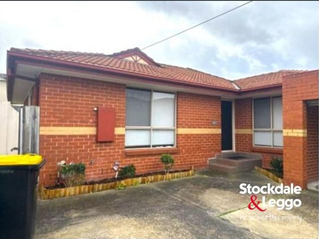 Fully Renovated 2 Bedroom Unit in a Prime Coburg North Location