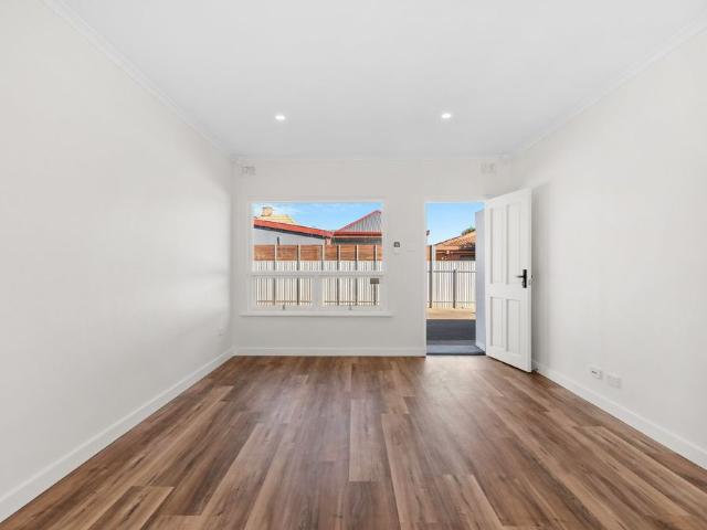 Fully Renovated 2 Bedroom Unit in Mile End!