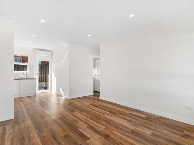 Fully Renovated 2 Bedroom Unit in Mile End!