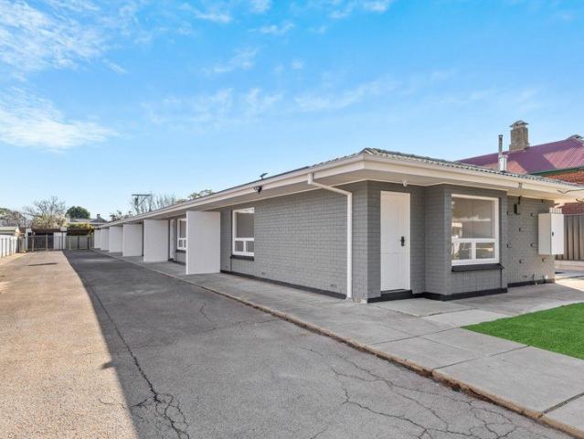 Fully Renovated 2 Bedroom Unit in Mile End!