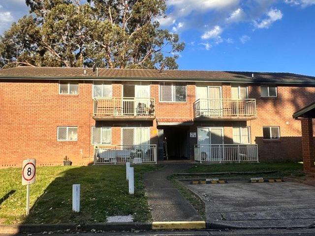 Fully Renovated 2 Bedroom Unit in Prime Minto Location