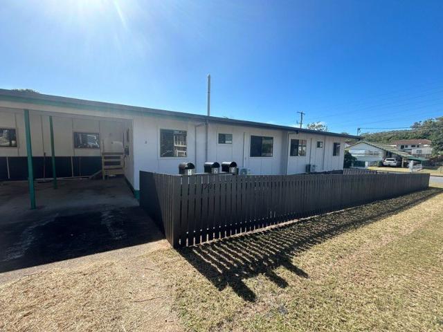 FULLY RENOVATED 2 BEDROOM UNIT IN WEST GLADSTONE!