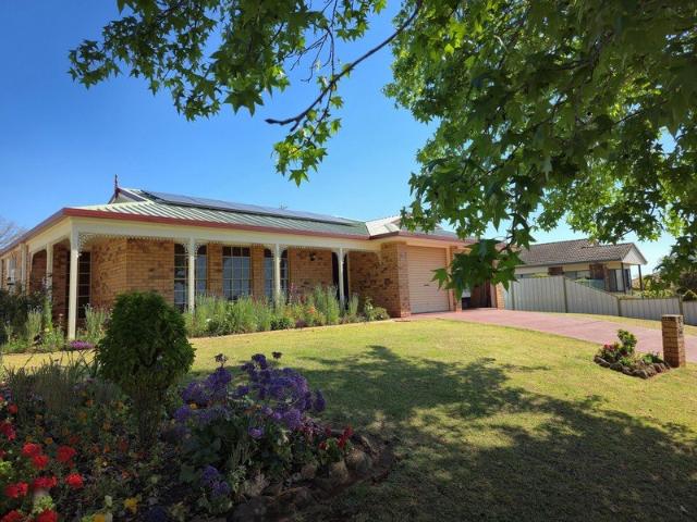 Fully Renovated 4 Bedroom Home with Stunning Garden