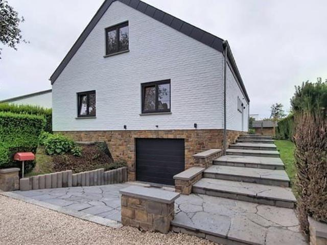 Fully renovated 4 bedroom villa