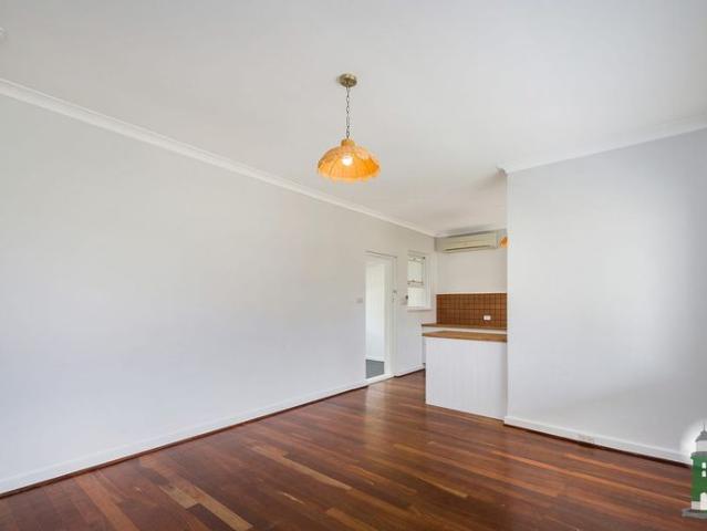 FULLY RENOVATED 500 M FROM THE BEACH!